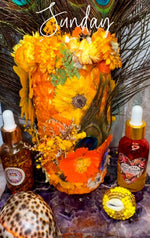 Load image into Gallery viewer, Olu Ase Oshun Luxury Altar Ritual 24k Pillar Candle (Cowrie Shells)